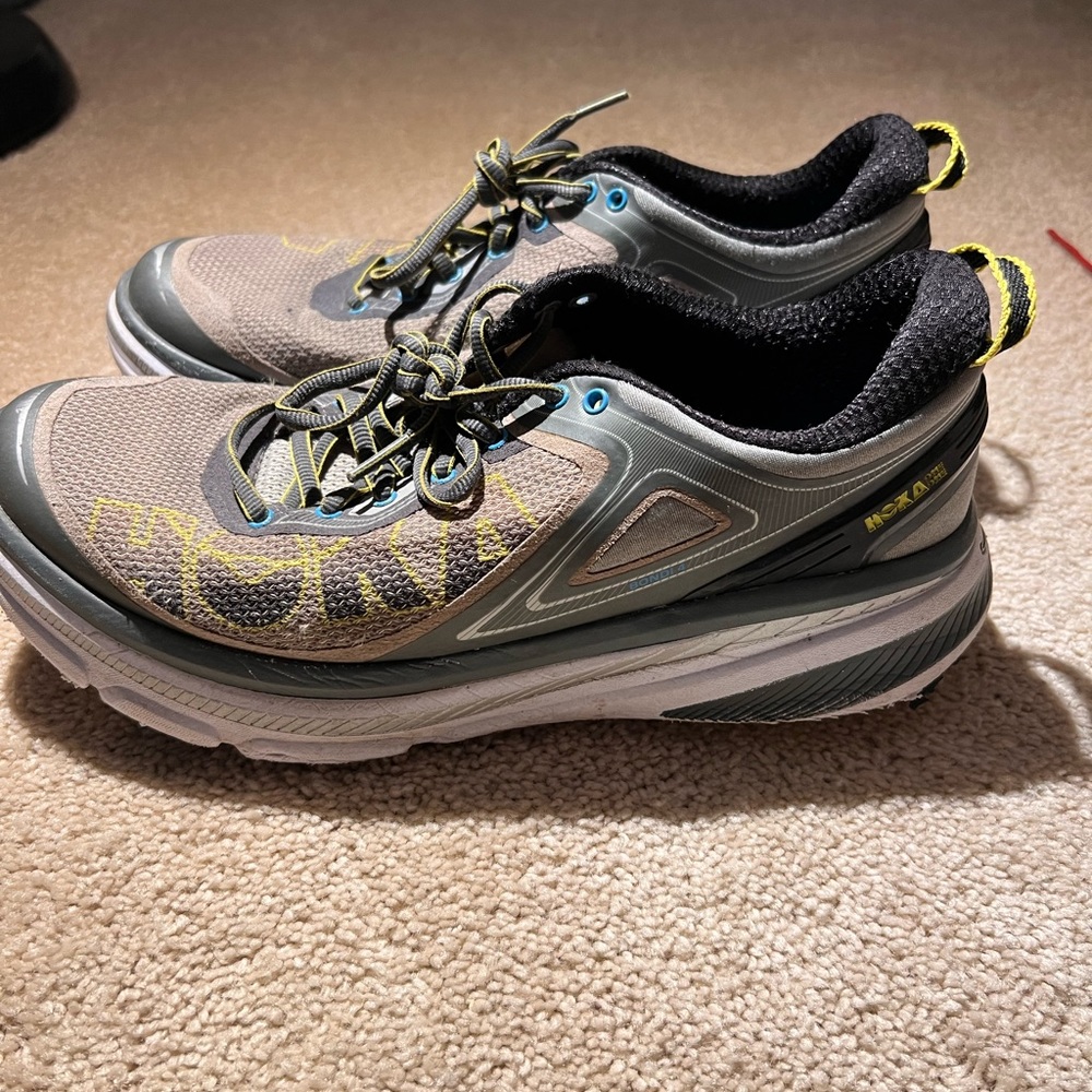 Mens size 9 hokas